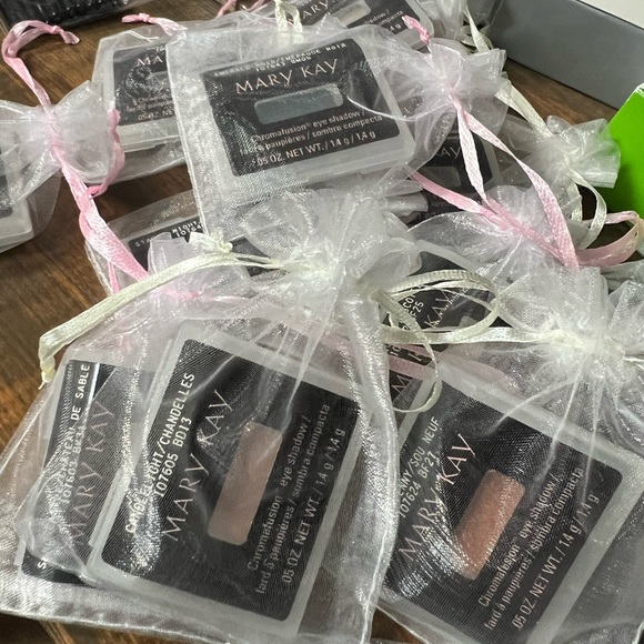 Marykay Chromafusion eyeshadows - Picture 2 of 4